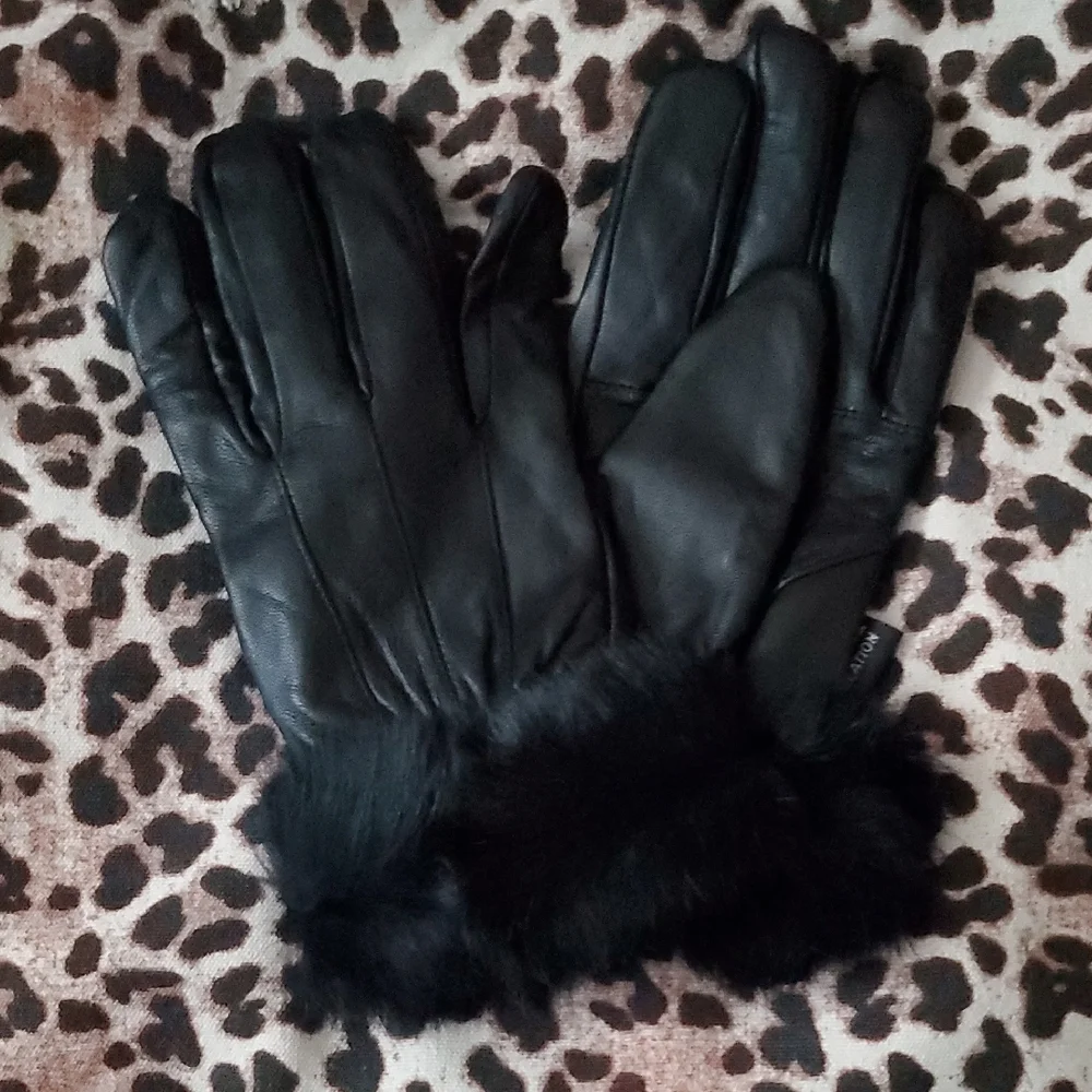 *NIP* Alpine Swiss Gloves - Picture 1 of 16